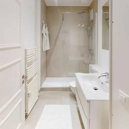 2br District 6 - Near Centre Zurigo